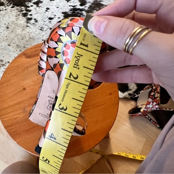 JIMMY CHOO Geometric Groovy Print Satin Heels‎ Ankle Wrap Size 39.5 - Picture 8 of 15